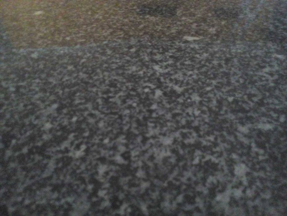 Balcão com refrigerador e vitrina