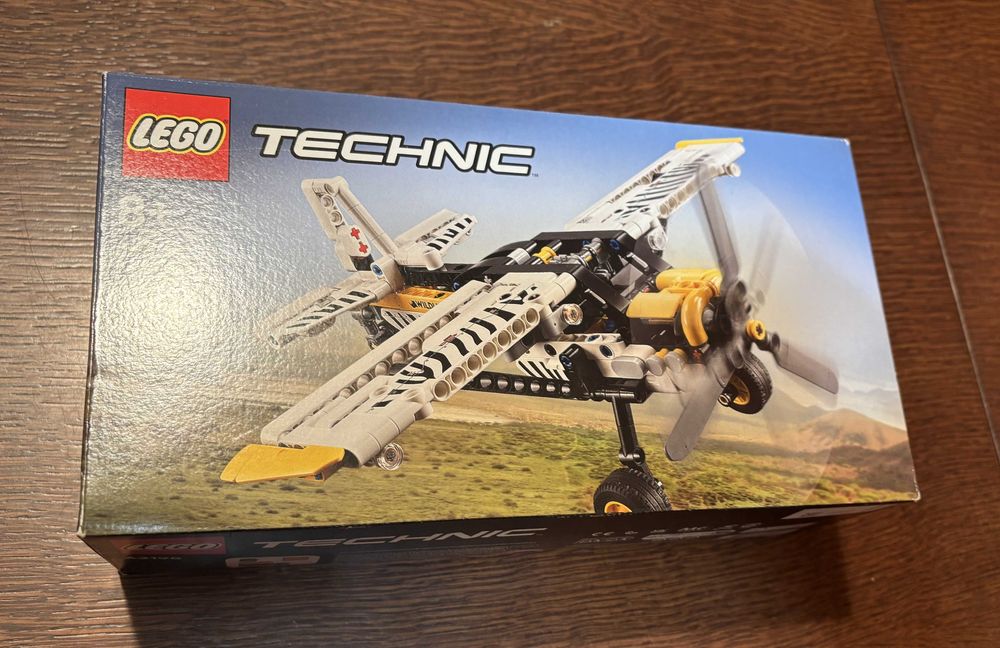 LEGO Technic Samolot transportowy 42198