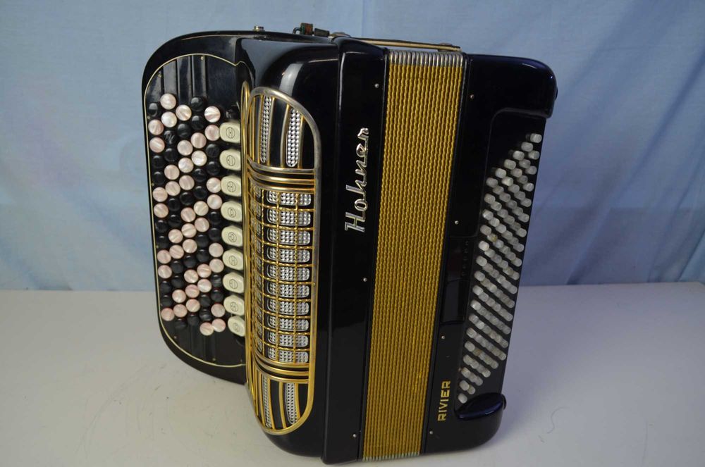 Acordeao hohner Riveira III 3 Voz 96 Baixos, N 02