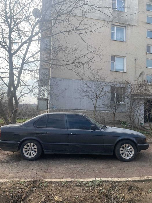 BMW  E-34 ( 5-series )