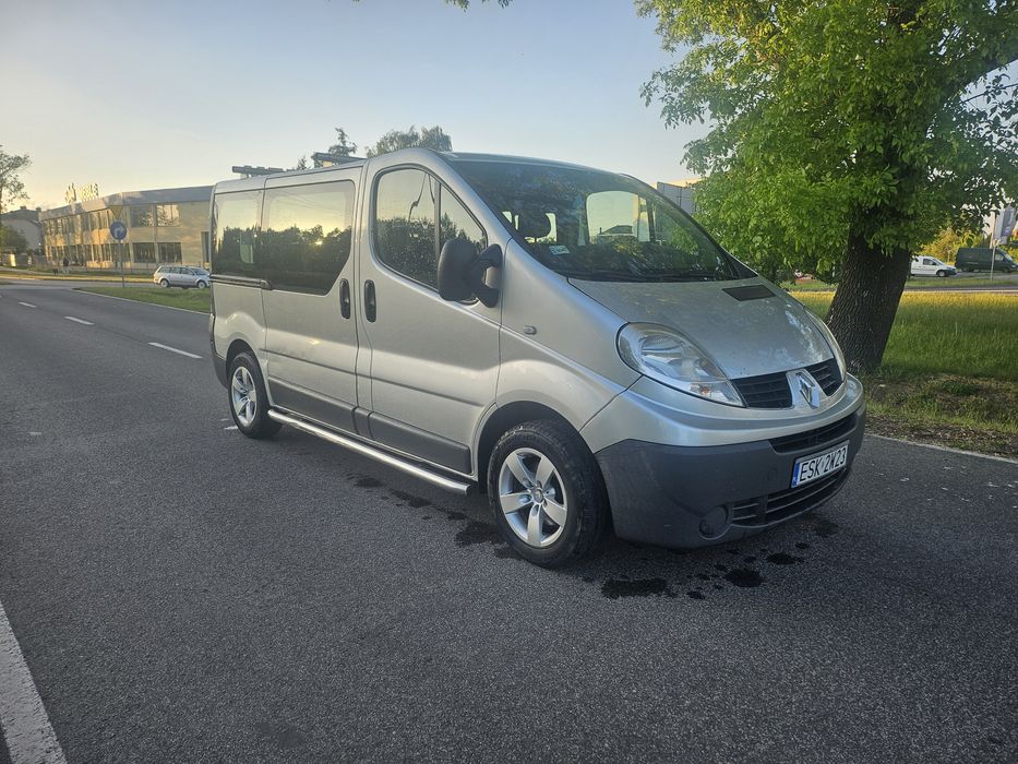 Sprzedam Renault Trafic 9-cio osobowy