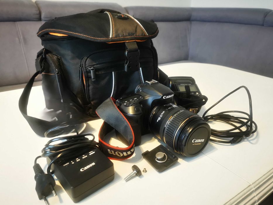 CANON EOS 60D + CANON EF-S 17-85mm f/4-5.6 +lampa błys. +futerał +inne