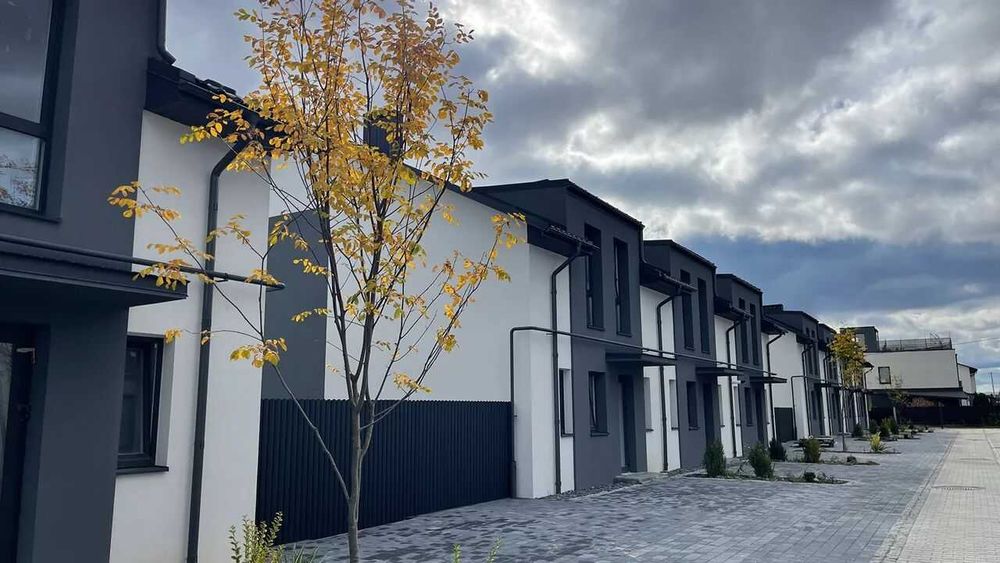 Таунхаус з євроремонтом, міські комунікації, Крихівці