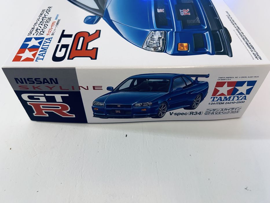 Samochód Nissan Skyline GT-R V.spec model do sklejenia Tamiya 24210