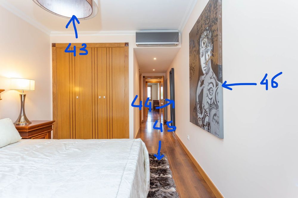 Suite: cama, camiseiro, espelho e decoração | venda rápida