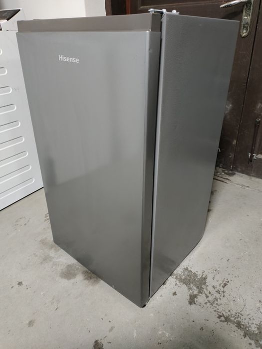 Холодильник офісний, студентський, відмінний стан Hisense. 85 cm