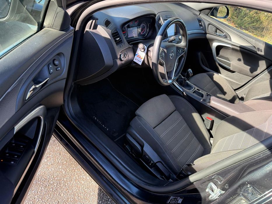 Opel Insígnia 2.0 CDTi  2014 
NACIONAL
140CV
2014

Viatura e