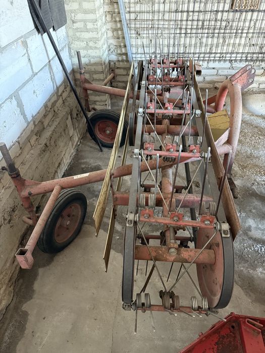 Przewracarko-zgrabiarka