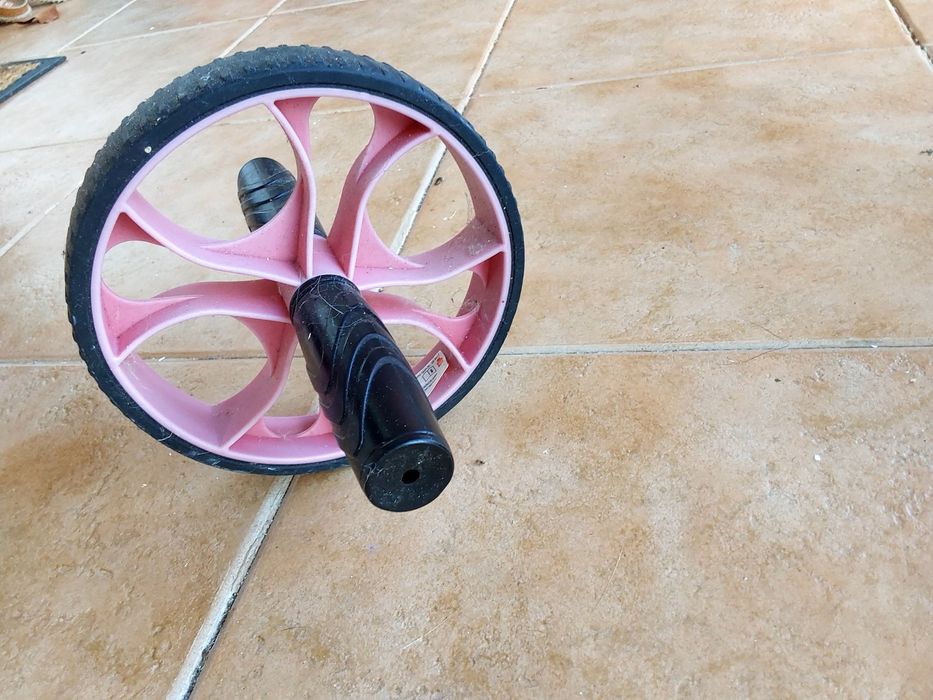 Roda para exercícios abdominais