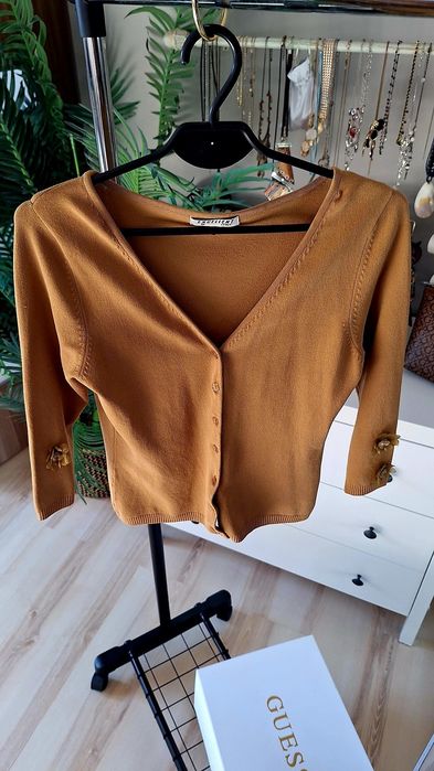 Sweter sweterek rozpinany kwiaty na rekawach