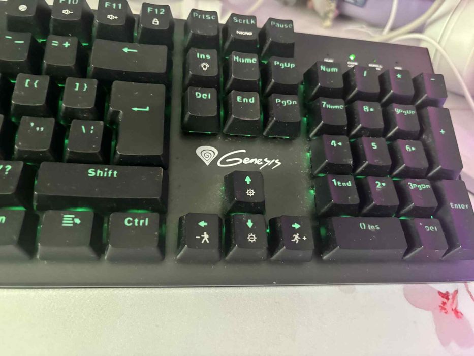 Klawiatira Genesis Thor 300