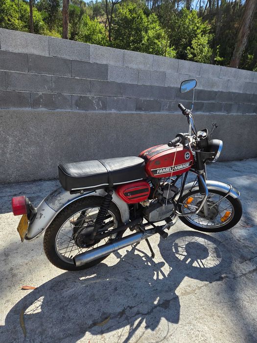 Motorizada Famel Mirage