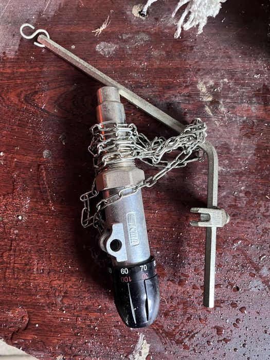 Механізм на твердопаливний котел