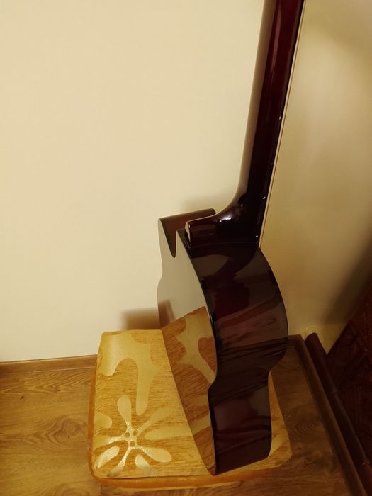 Продаю гітару класичну