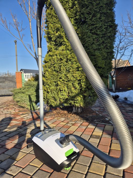 Пилосос Severin 750w.