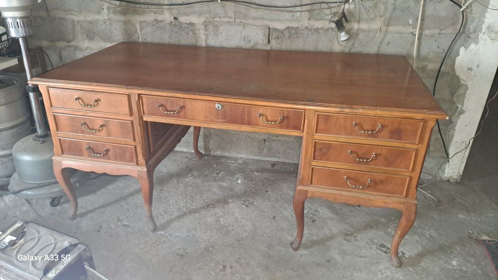 Срочно! Стол старинный с секретом