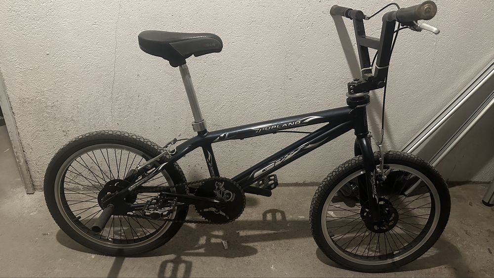 Vendo 2 bicicletas Btt + uma cross