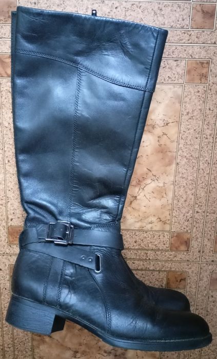 Шикарные сапоги, натуральная кожа, 39 размер..