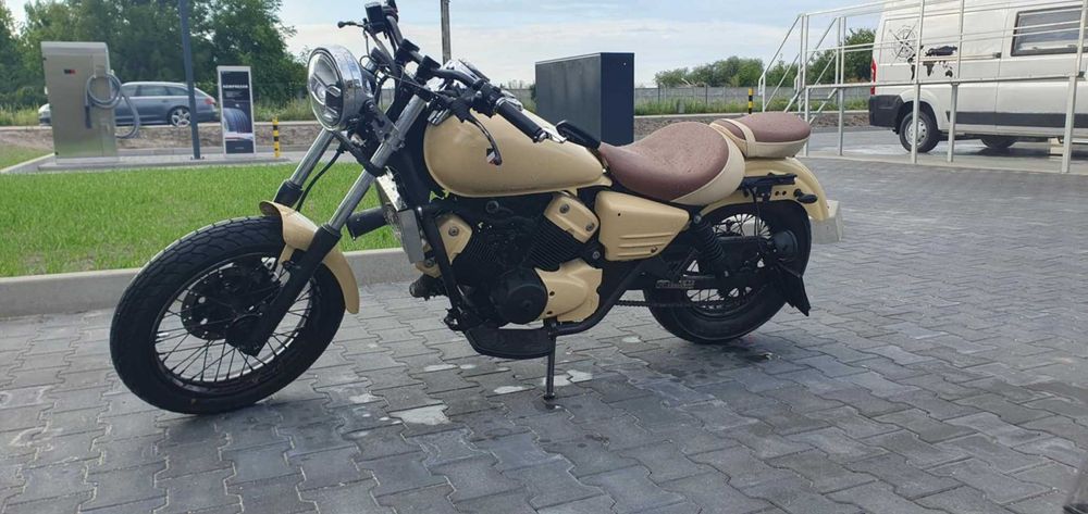 Honda Shadow VT 125 custom A1