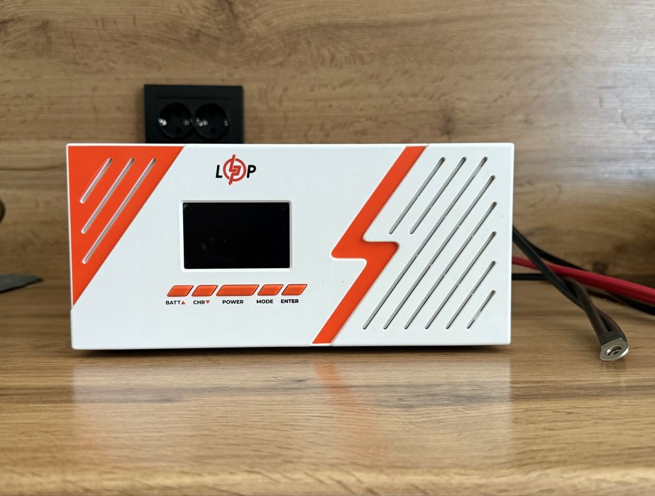 ДБЖ з правильною синусоїдою 12V LPM-PSW-1500VA (1050 Вт)