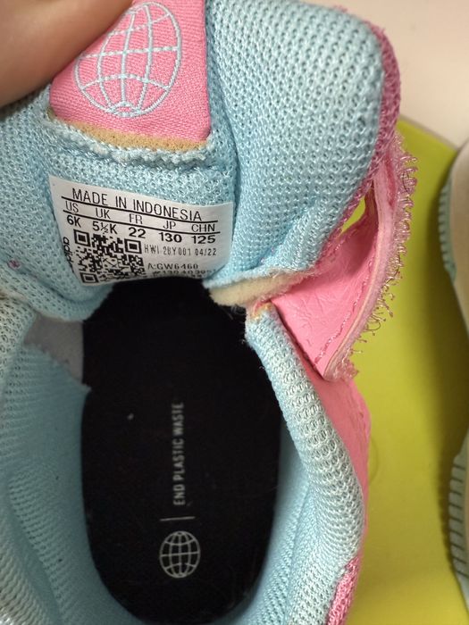 Кросівки adidas осінні