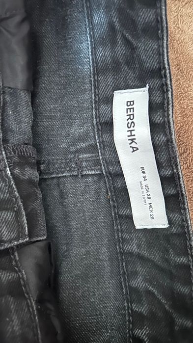 Джинсові штани bershka,на підлітка