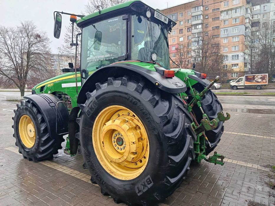 Трактор John Deere 8430