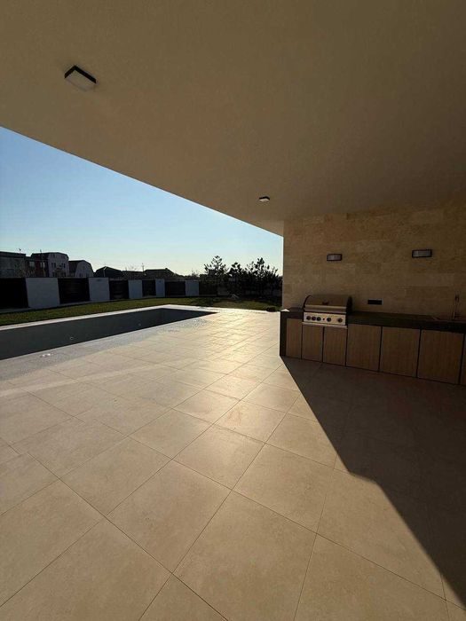 Новый 1-но этажный дом в Совиньоне, участок 10,66 соток, 185 кв.м.