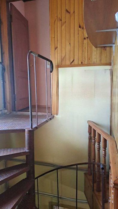 Продається КОМПЛЕКС (житловий будинок + готовий бізнес), розташований за адресою: м. Київ, Голосіївський р-н, вул. Вітянська, 1  Столичне шосе