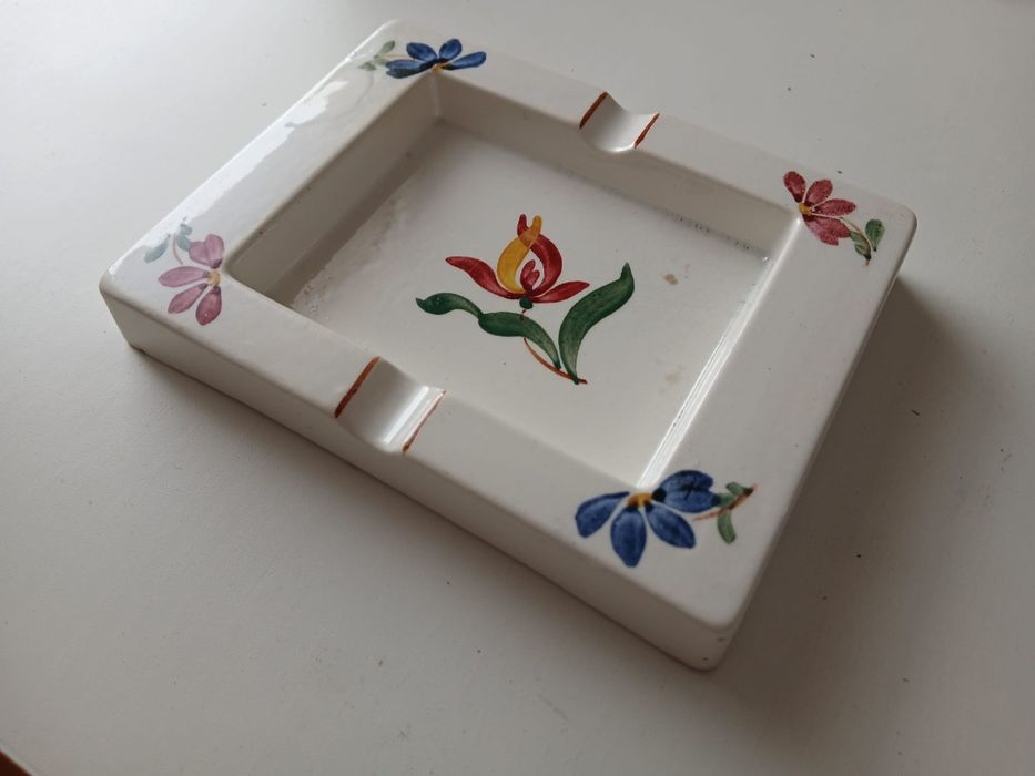 Cinzeiro pintado à mão