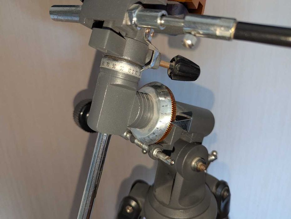 Телескоп Celestron EQ 114 + набір окулярів