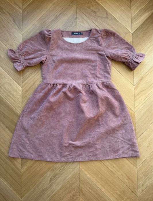 Różowa sukienka do kolana / Pink knee-length dress / Missguided / 34