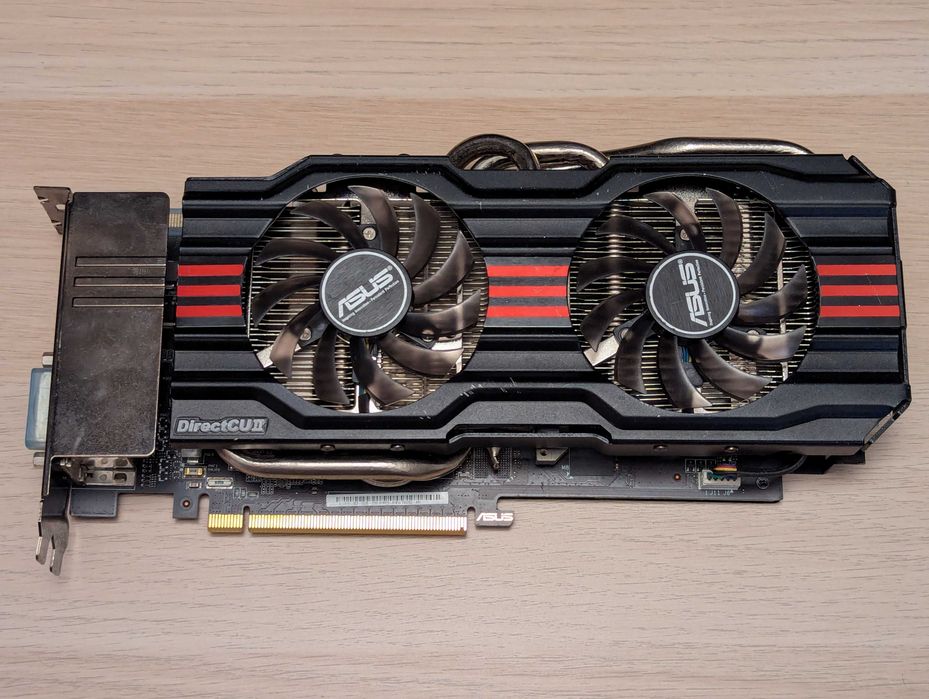 Lote 4 Placas Gráficas ASUS e Quadro