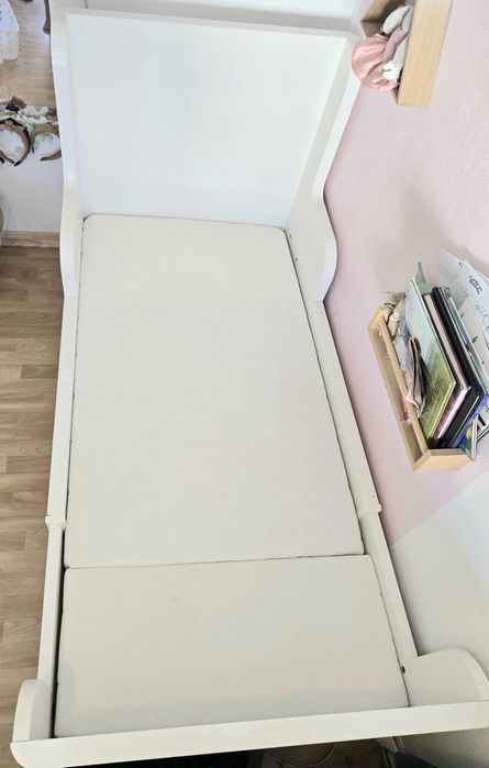 Cama e colchão infantil Ikea