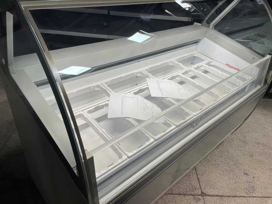 Używany konserwator do lodów ISA 13 RVTB Theater nadmuchowy