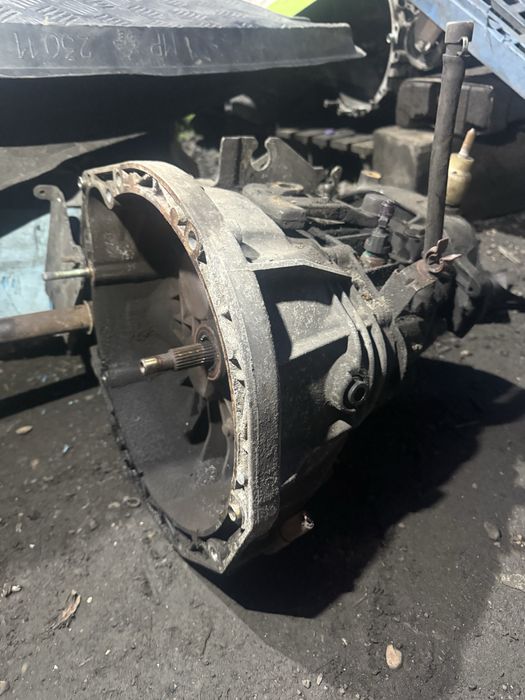 Skrzynia biegów Renault Traffic 1.9 DCI .6 biegów