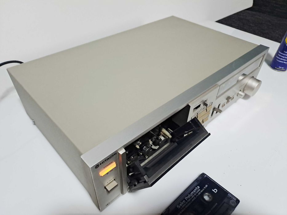 Magnetofon kasetowy deck Hitachi D-E55 do małych poprawek