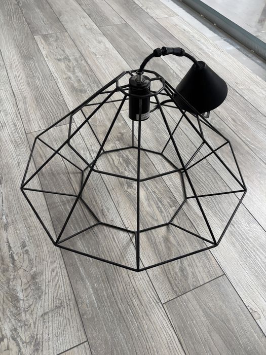 Lampa rustykalna czarna wiszaca