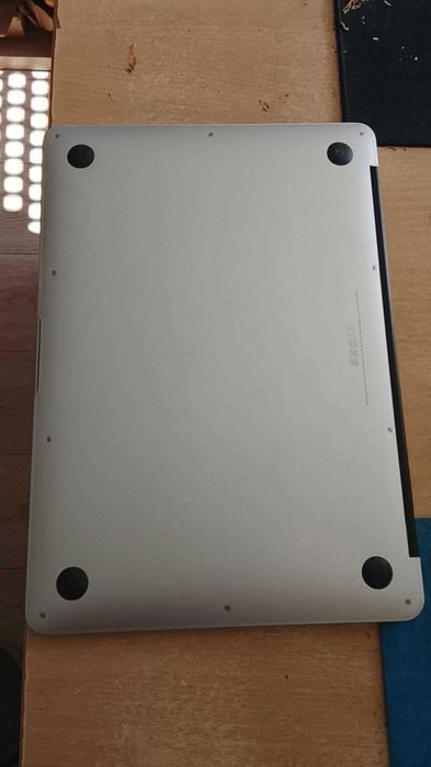 MacBook Air i5 de 2017 com Windows 11 vendo ou troco por algum pêlo mesmo valor perfericia um tablet