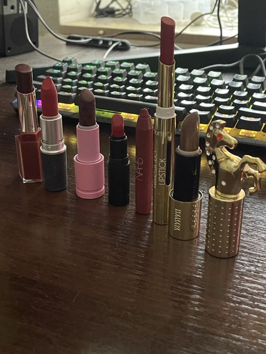 Великий лот косметики