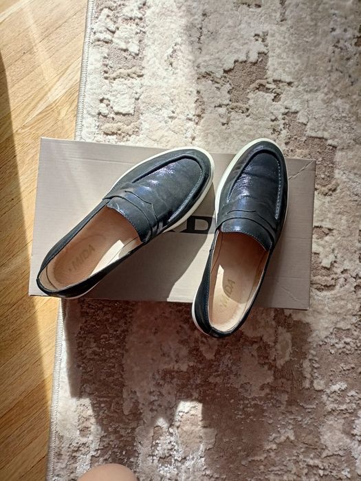 Продам туфли /лоферы МИДА кожа
