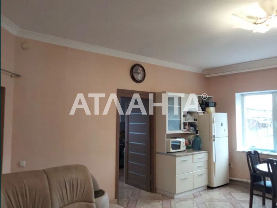 Капитальный дом в пригороде