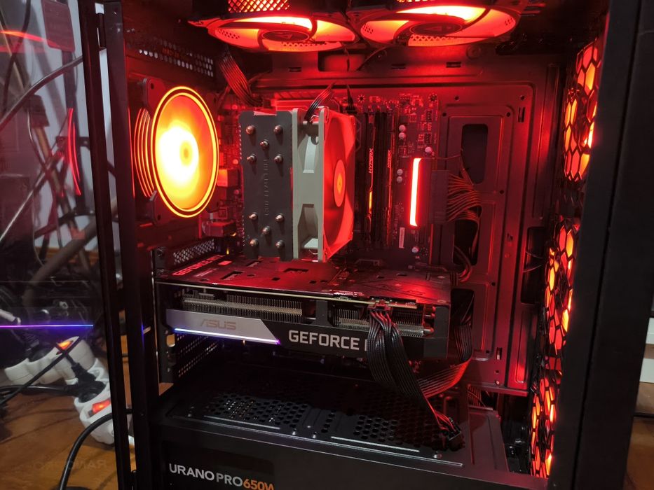 TORRE PC GAMER i7 7700K AMD Rx  Vega  64