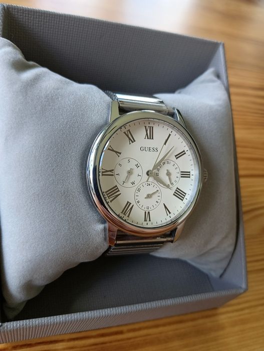 GUESS Srebrny Zegarek  Luksus & Precyzja