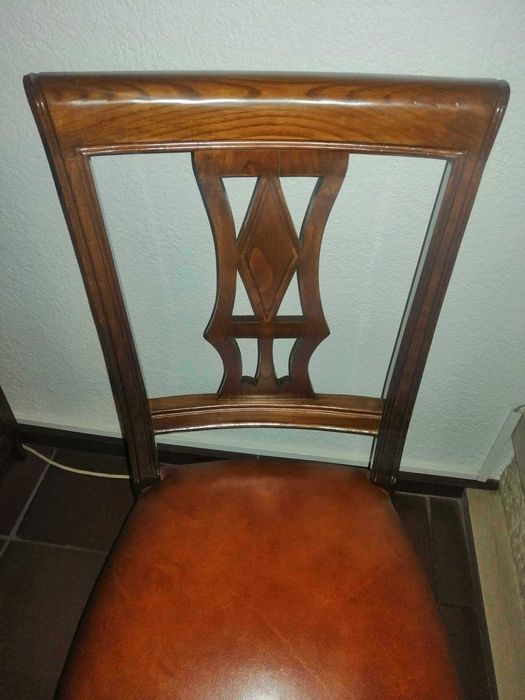 Mesa jantar extensível em carvalho maciço e 4 cadeiras em pele - NOVA