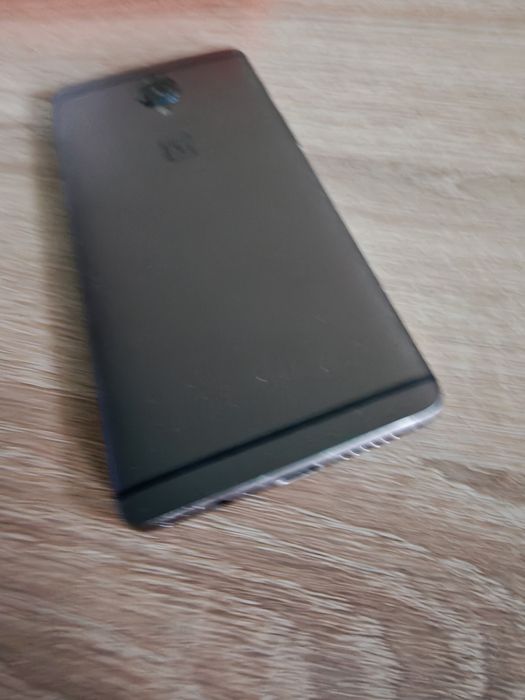 Смартфон OnePlus 3T