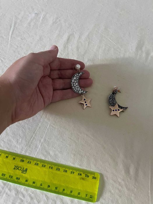 Brincos lua com strass e estrela dourada, com pérola