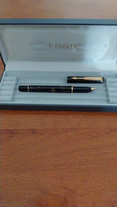 Caneta tinteiro Parker lacada.