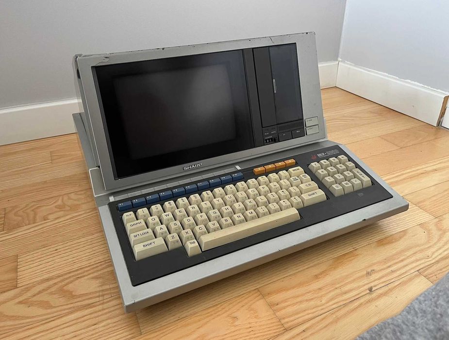 Sharp MZ 2000 retro komputer
