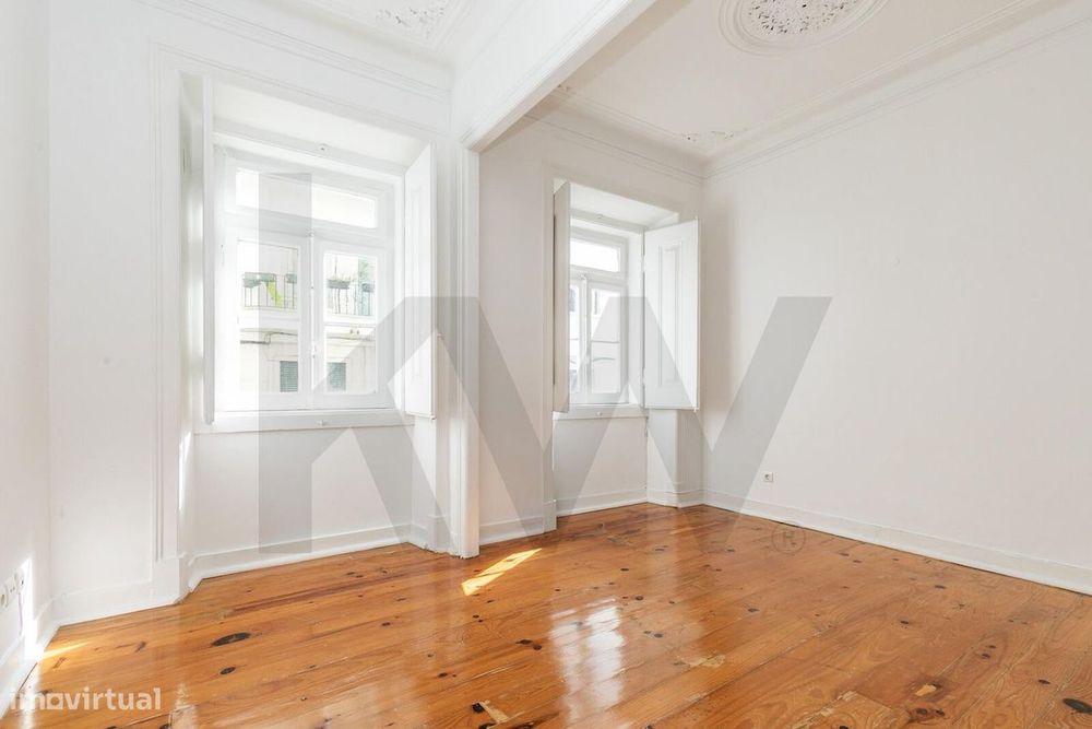Apartamento T2+1 com pátio para arrendamento na Rua Dr. Teófilo Braga